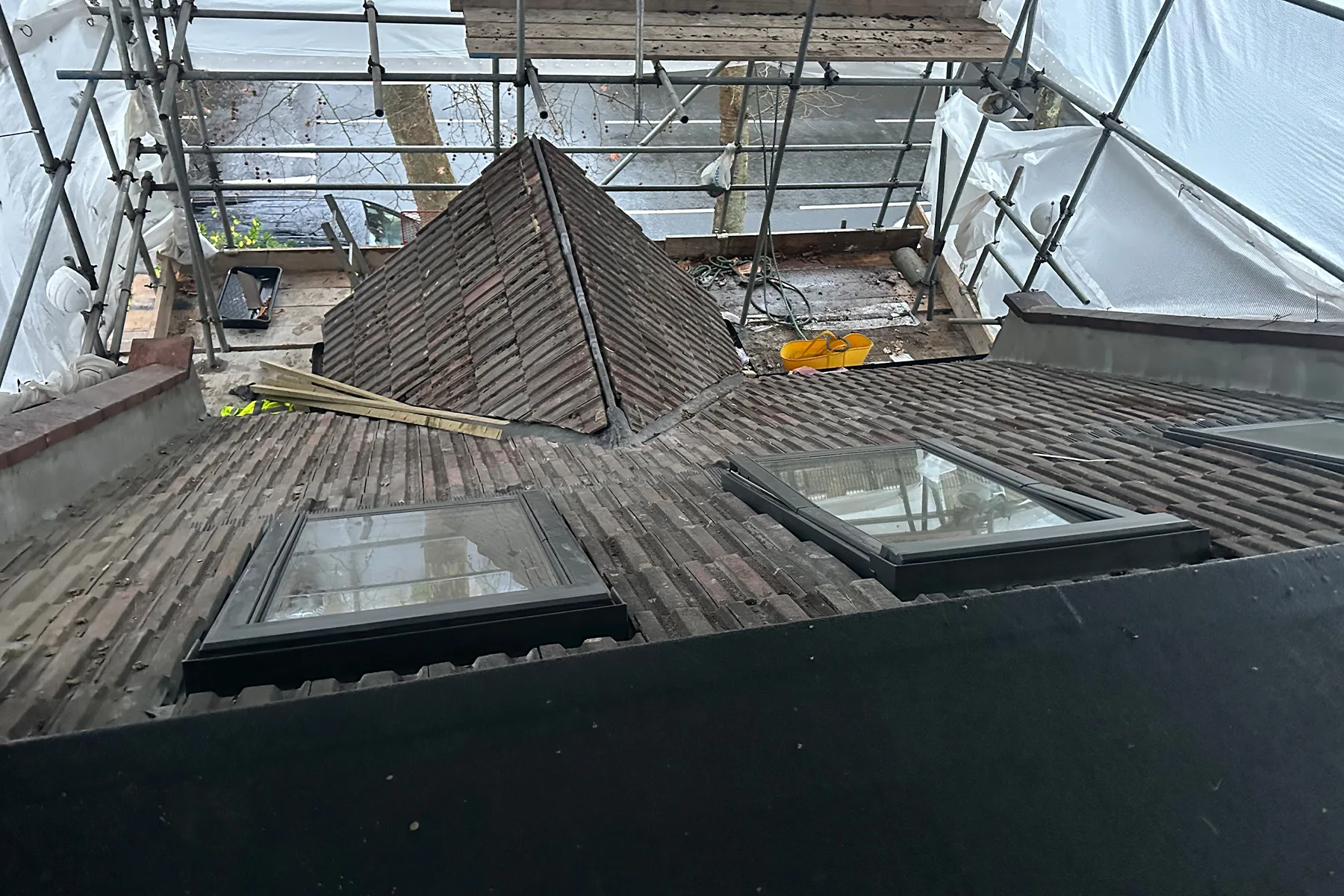 Roof reconstruction view during rear dormer and L-shape loft conversion in Croydon